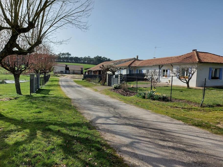 Au Coeur De La Nature Les Cocottes Saint-Vincent-Jalmoutiers Exteriör bild